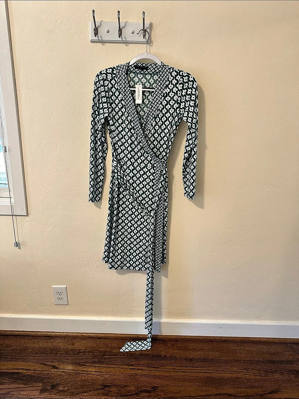 Banana Republic Geometric Wrap Midi Dress in Green & White Size XS NWT